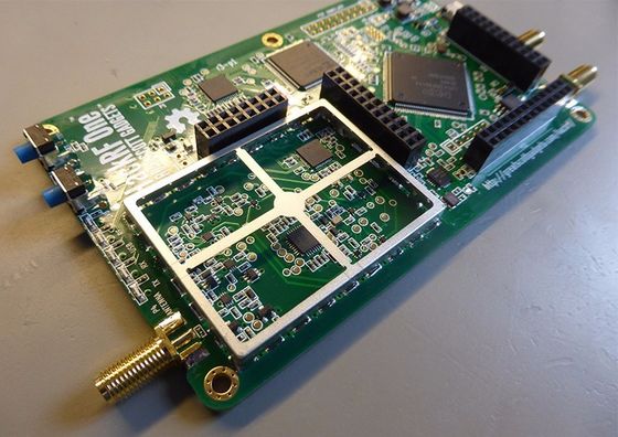 ผนัง PCB RF ทองเหลืองที่กําหนดเอง ระดับ 5G กล่องปก EMI Cover สําหรับการบิดแผ่นโลหะผลิตภัณฑ์